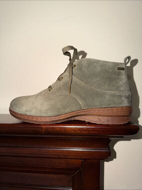Comfortiva 9 Align Olive Green Suede Weatherproof Ankle Boots Side Zip